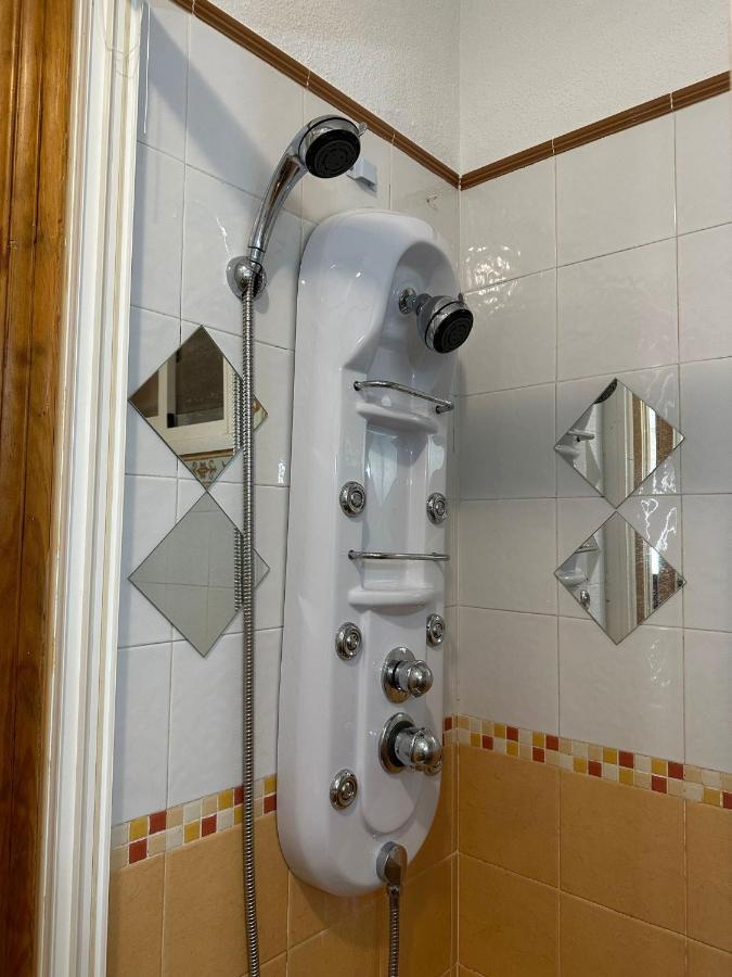 מאלגה Benalmadena Inn Apartaments מראה חיצוני תמונה