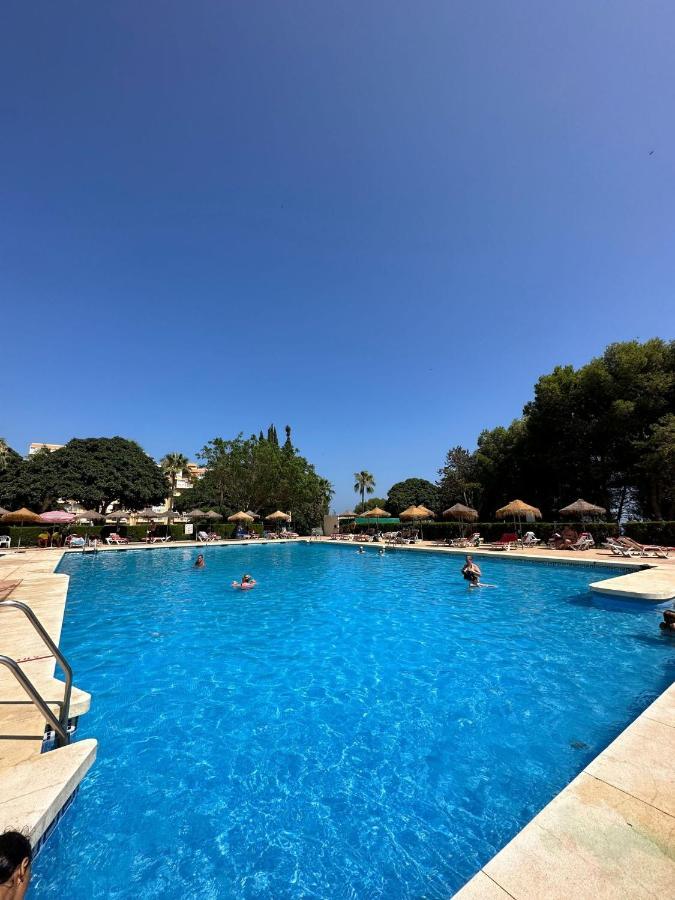 מאלגה Benalmadena Inn Apartaments מראה חיצוני תמונה