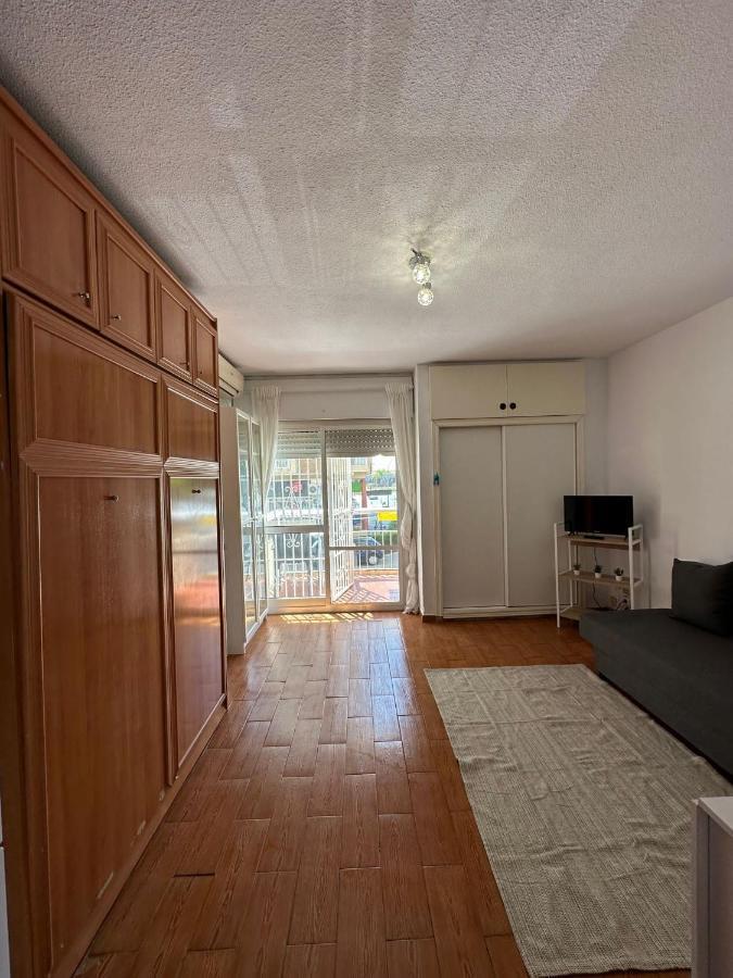 מאלגה Benalmadena Inn Apartaments מראה חיצוני תמונה