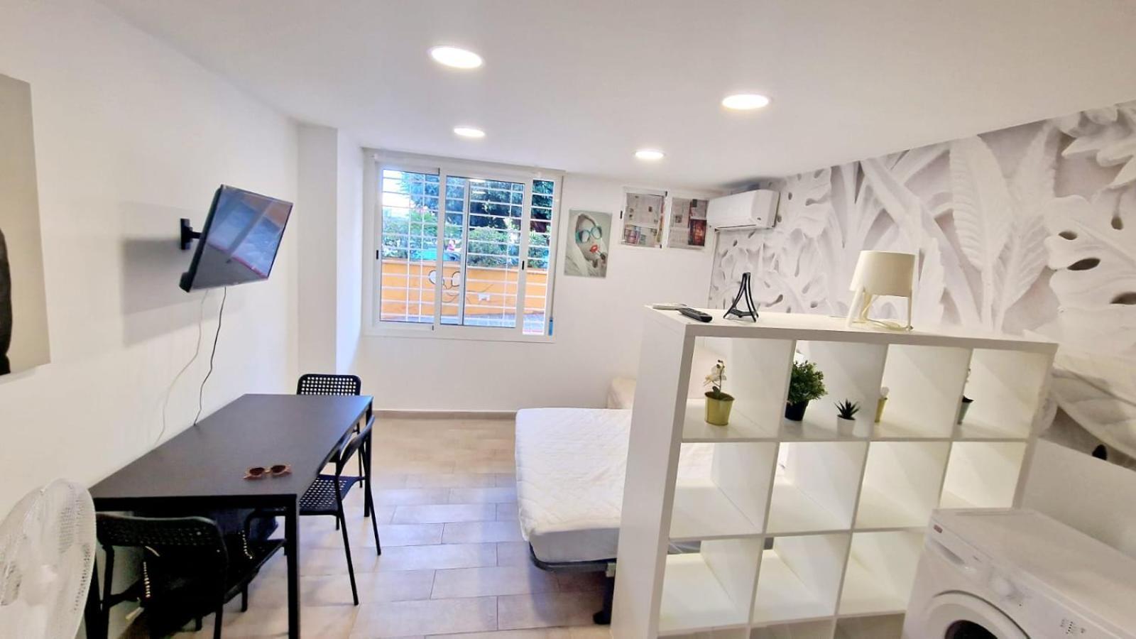 מאלגה Benalmadena Inn Apartaments מראה חיצוני תמונה